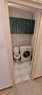 BRASADAS vinde ap cu o camera 38mp etaj 2/3 Ostrovului Lux.