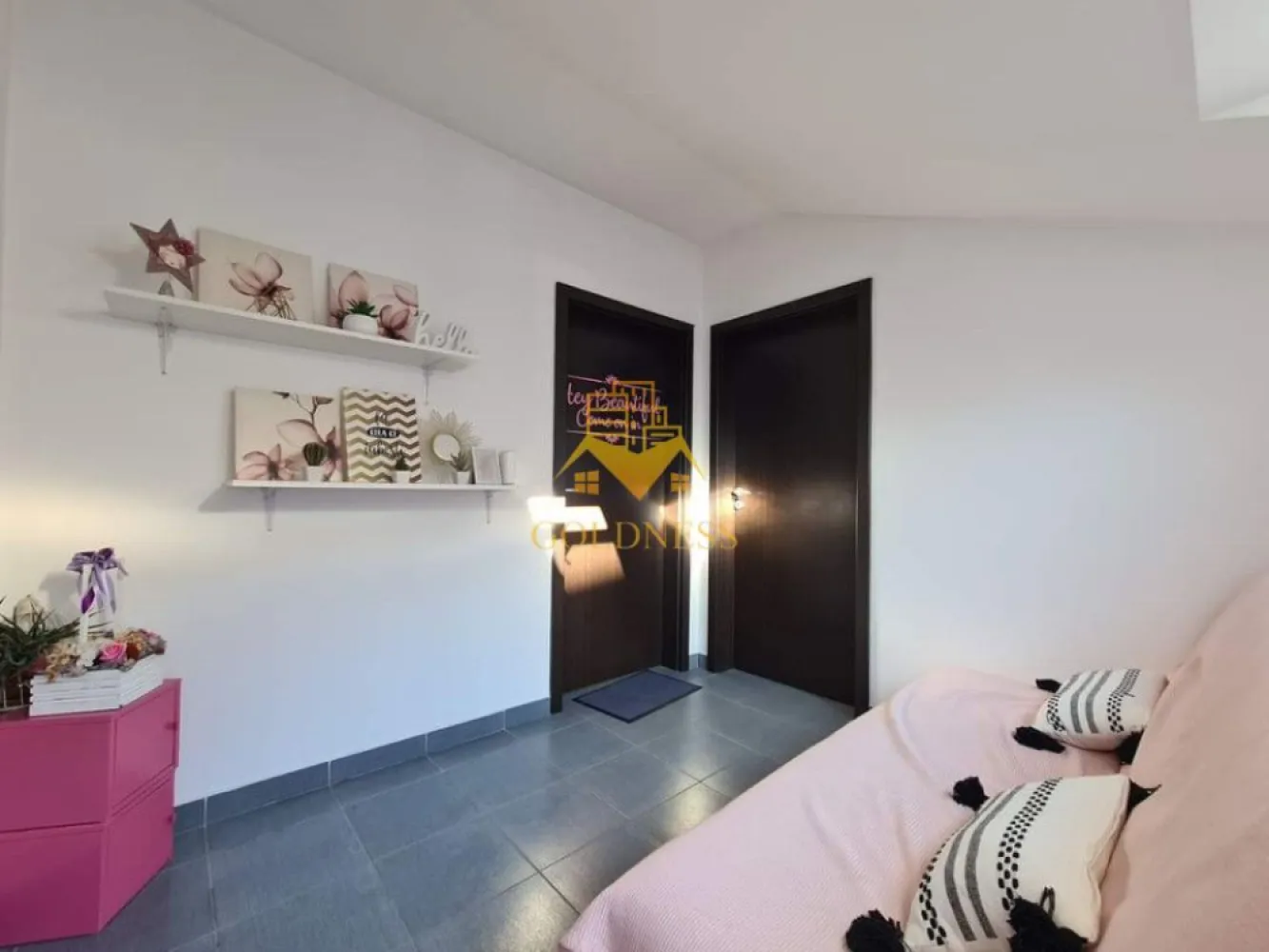 Spatiu de birou, depozitare, zona Centrala, Platinia, Motilor - Goldness Imobiliare va propune spre inchiriere spatiu comercial cu suprafata utila de 40 mp la etajul 1 intr-o cladire de P+1+M. Dacă sunteți interesați de acest spațiu și doriți să îl vizionați, dar și pentru alte oferte, nu ezitați să ne contactați telefonic sau prin e-mail. Vă stăm la dispoziție! Pentru intermediere se percepe un comision de 50% din prețul chiriei! }}