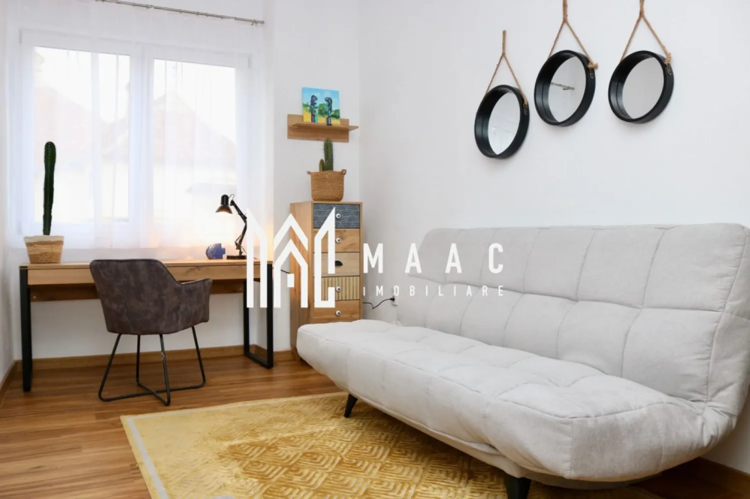 Apartament 4 camere | 2 bai | Modern | Curte | Central - MAAC Imobiliare propune spre inchiriere un apartament cu 4 camere, situat central, spațios, liniștit și luminos, amplasat in zona centrala din Cisnadie. Locuinta este alcatuita din 3 dormitoare, living cu bucatarie open-space, 2 bai, hol. Accesul imobilului se face printr-o curte privata. Zona linistita cu putini vecini. Apartamentul se prezinta impecabil, acesta fiind. renovat modern cu mobilier si electrocasnice de calitate. Pentru mai multe detalii specificati: CP3017621 }}