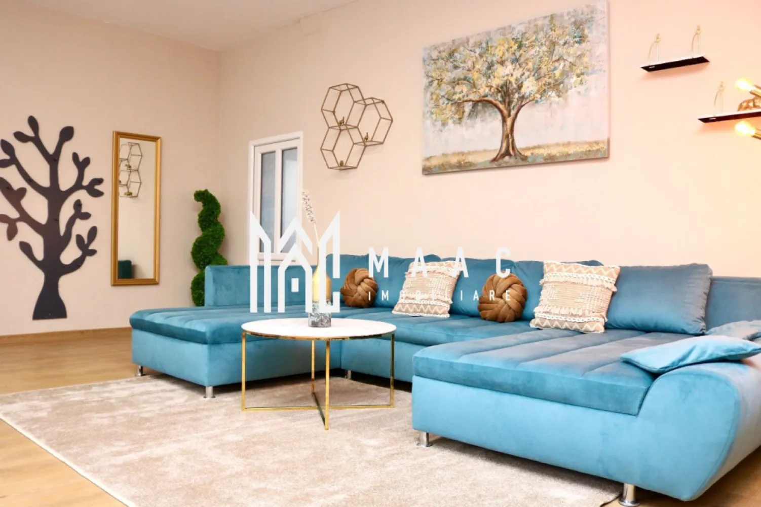 Apartament 4 camere | 2 bai | Modern | Curte | Central