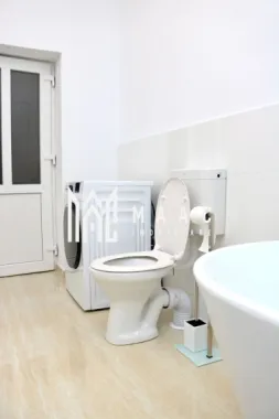 Apartament 4 camere | 2 bai | Modern | Curte | Central