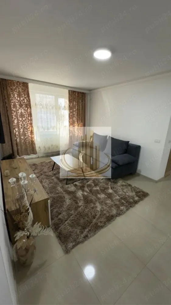 Apartament 2 camere de închiriat modern zona Gării semicentral - Grand Mobilis Imobiliare vă propune spre închiriere un apartament cu 2 camere, situat la etajul 1, pe strada General Dragalina, în zona Gării. Locuința este bine compartimentată și oferă un ambient confortabil, fiind potrivită pentru locuire imediată. Prețul chiriei este de 420 euro/lună, ușor negociabil, iar la semnarea contractului se percepe o lună garanție. Apartamentul este pet-friendly, fiind o alegere potrivită și pentru persoanele care dețin animale de companie. Pentru detalii suplimentare și programarea unei vizionări, echipa Grand Mobilis Imobiliare vă stă la dispoziție. }}