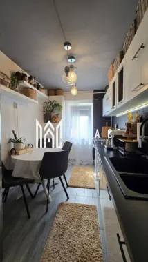 Apartament ultracentral 4 camere I Decomandat I 95 MPU | Etaj 1 | Mediaș