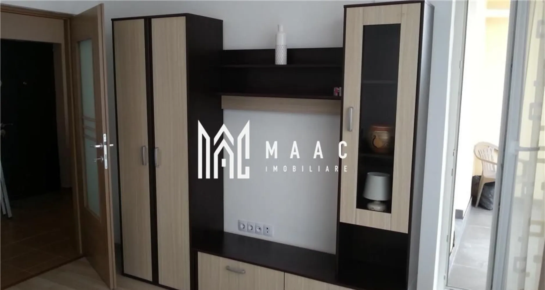 Garsonieră 31 mpu I Mobilată I Utilată I Terasă I Turnișor - MAAC Imobiliare propune spre achiziție o garsonieră decomandată, situată la etajul 3 al unui bloc construit în 2013, în cartierul Alma din Turnișor. Caracteristici ale proprietății Suprafață utilă: 31 mp Compartimentare: hol de acces, cameră de zi, bucătărie, baie Terasa: 5,6 mp Structură: beton, zidărie din cărămidă, izolație exterioară cu polistiren Etaj: 3 dintr-un imobil cu mansardă locuibilă Vecinătăți: apartamente pe stânga și dreapta, mansarda locuibilă deasupra Garsoniera se vinde mobilată și utilată, exact ca în fotografii. Facilități locuri de parcare gratuite în zonă potrivită atât pentru investiție, cât și pentru locuire Pentru mai multe detalii și programarea unei vizionări, contactați MAAC Imobiliare, menționând ID CP3033495. }}