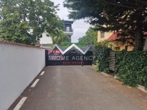 Casă individuală P+1+M cu garaj și terase spațioase – Otopeni Central