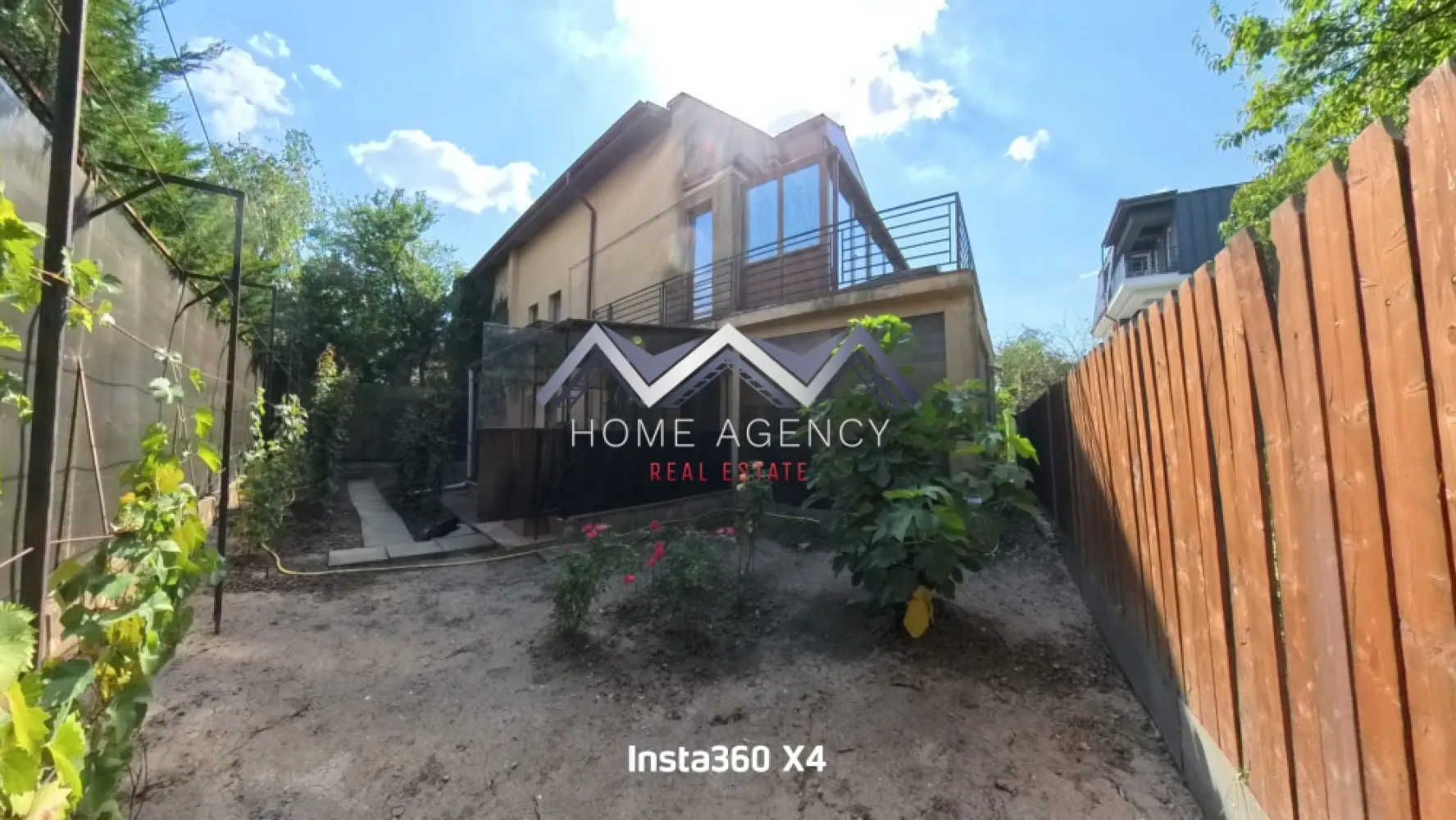 Casă individuală P+1+M cu garaj și terase spațioase – Otopeni Central