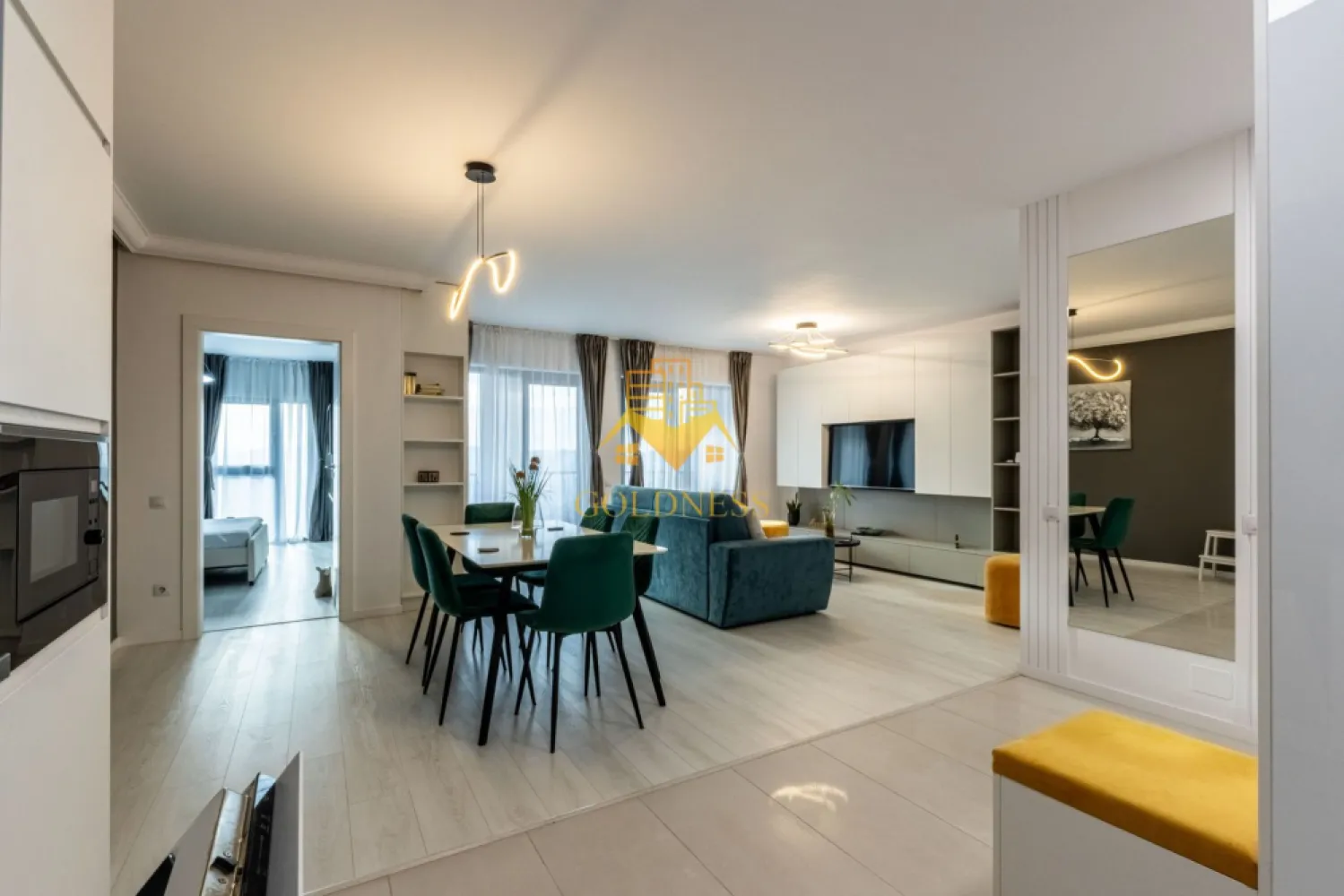 2 camere, open space, LUX, parcare, Zorilor, zona LIDL, Frunzisului - GOLDNESS Imobiliare vă propune spre închiriere un apartament complet mobilat și utilat, la etajul 4 într-un imobil de 14 etaje, în cartierul Zorilor. Apartamentul este compartimentat astfel: - dormitor cu pat matrimonial, dressing, noptiere - living cu bucatarie open-space complet utilată, canapea extensibla, loc de servit masa - baie cu vană, calorifer port prosop inox și dulap pentru depozitare. - terasa de 8 mp. Imobilul este dotat cu toate cele necesare- centrală proprie, mașină de spălat haine, frigider, plită electrică, hotă, TV, etc. Se află în apropierea stațiilor de transport în comun, magazine, restaurante, spații verzi, farmacii, etc. Dispune de parcare subterana ! Dacă sunteți interesați de acest apartament și doriți să îl vizionați, dar și pentru alte oferte sau detalii nu ezitați să ne contactați telefonic sau prin e-mail - goldnessimobiliare@gmail.com. Vă stăm la dispoziție! }}