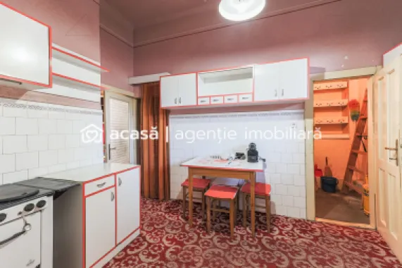 4 camere - 130 mp utili / ultracentral / etaj 1