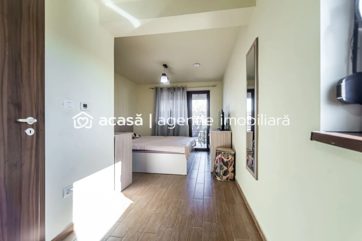 Casă SMART / 5 camere, teren 720 mp, fotovoltaice 13 kW, Aradul Nou