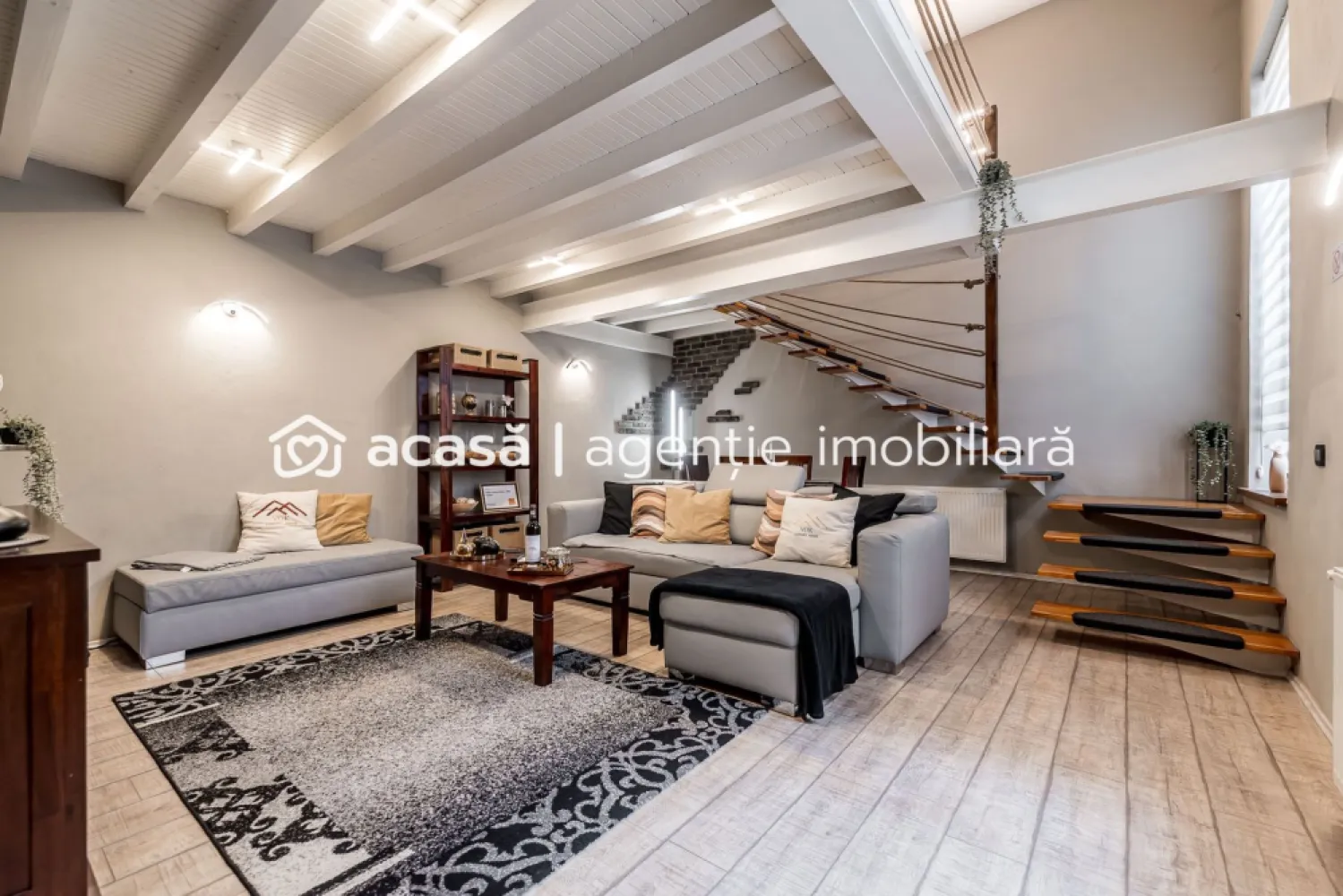 Apartament tip loft / ultracentral | parter