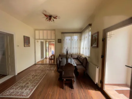 Casă de vânzare în Vașcău–natură, liniște și confort modern- 72000 Eur