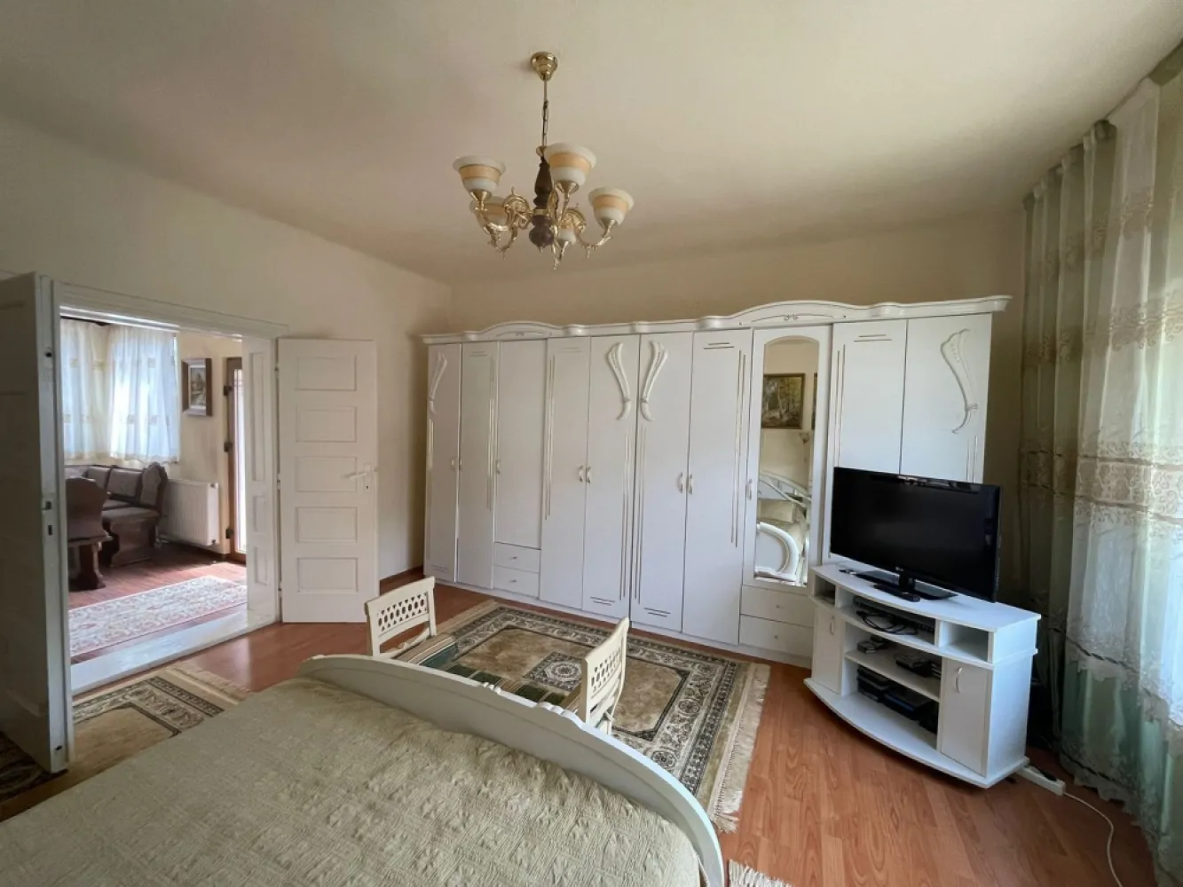 Casă de vânzare în Vașcău–natură, liniște și confort modern- 72000 Eur