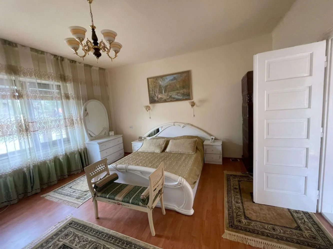 Casă de vânzare în Vașcău–natură, liniște și confort modern- 72000 Eur