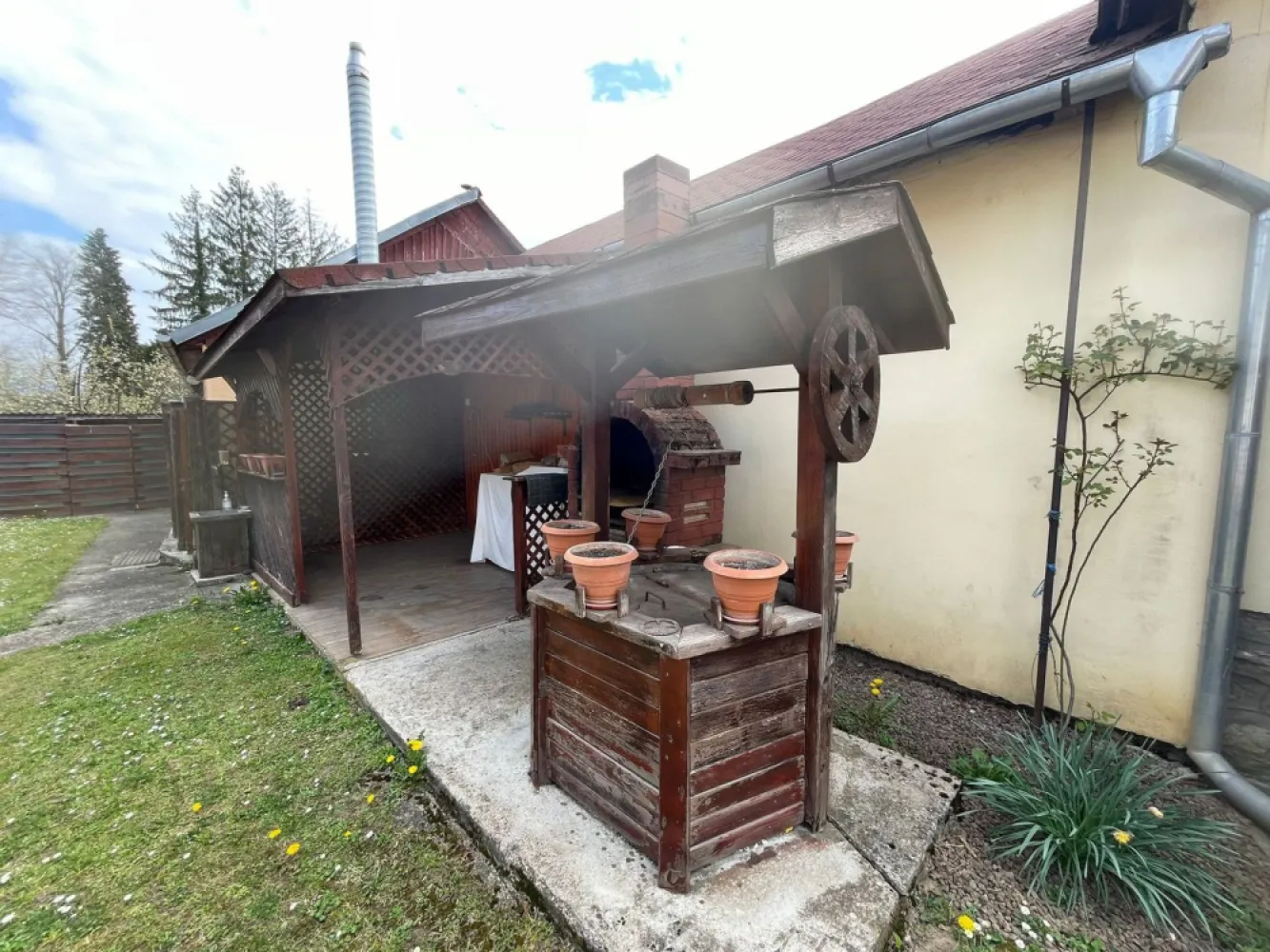 Casă de vânzare în Vașcău–natură, liniște și confort modern- 72000 Eur