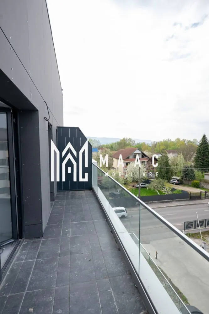 GARSONIERA| BLOC NOU| ETAJ 3 CU LIFT| GARAJ INCLUS - Garsonieră modernă de vânzare – Bloc nou, etaj 3, Agrement Ostroveni MAAC Imobiliare vă propune spre vânzare o garsonieră situată într-un bloc nou, pe strada Ostroveni, in vecinatatea bulevardului Dem Radulescu la etajul 3 al unui imobil dotat cu lift, amplasat într-o zonă liniștită și în continuă dezvoltare. Locuința este bine compartimentată și oferă: Living spațios Bucătărie închisă Hol generos Baie Terasă Garsoniera se predă „la cheie”, cu finisaje moderne și dotări incluse: Gresie și parchet Centrală proprie Încălzire în pardoseală Uși interioare Prize și întrerupătoare montate Baie complet utilată În plus, proprietatea dispune de un garaj situat la demisolul blocului, inclus în preț. Ideală atât pentru locuit, cât și pentru investiție, această garsonieră oferă confort și acces facil către punctele de interes din zonă. Pentru mai multe informații și programarea unei vizionări, vă stăm la dispoziție! }}