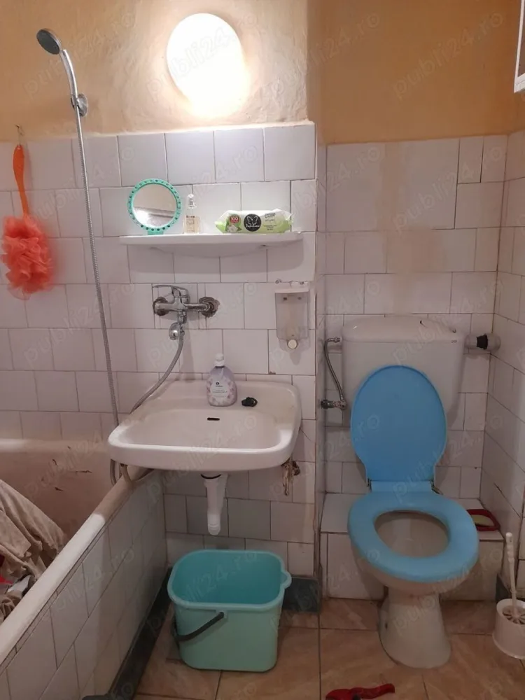 BRASADAS vinde ap 2 cam in Micro 14 la etajul 4/4. - Agentia Imobiliara BRASADAS vinde apartament cu trei camere cu suprafata utila de 32 mp. situat la etajul 4/4 in cartierul Micro 14. Necesita modernizare. Www.brasadas.com. }}