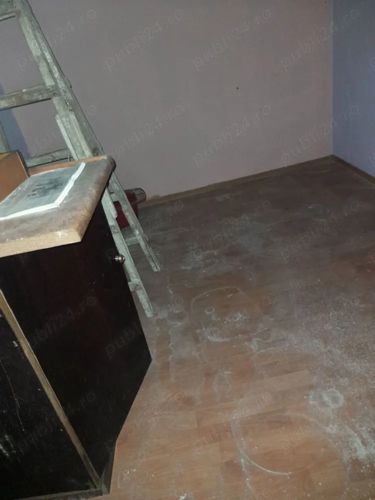 BRASADAS vinde ap 2 cam in Micro 14 la etajul 4/4. - Agentia Imobiliara BRASADAS vinde apartament cu trei camere cu suprafata utila de 32 mp. situat la etajul 4/4 in cartierul Micro 14. Necesita modernizare. Www.brasadas.com. }}