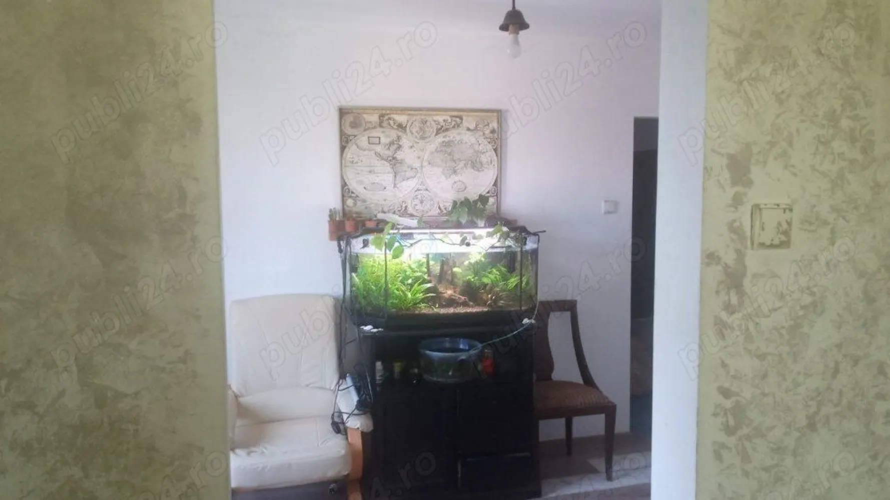 BRASADAS vinde ap w cam etaj 4/4 in Micro 14. - Agentia Imobiliara BRASADAS vinde apartament în zona liniștită, pereți izolați, încălzire cu convectoare de gaz, aer condiționat, boiler, ferestre din PVC. Infrastructură foarte convenabilă - grădiniță și parcarea chiar sub ferestre, la 100 de metri de Penny, 150 de metri de Profi și stațiile de autobuz, școli, farmacii, spital, piață alimentară în apropiere. 7 minute de mers pe jos până la mall și Kaufland. Aproape de centrul nou. Zonă verde, cu locuri de joacă pentru copii și vecini buni. }}