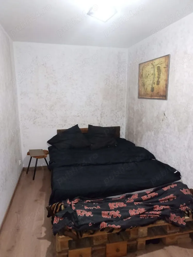 BRASADAS vinde ap w cam etaj 4/4 in Micro 14. - Agentia Imobiliara BRASADAS vinde apartament în zona liniștită, pereți izolați, încălzire cu convectoare de gaz, aer condiționat, boiler, ferestre din PVC. Infrastructură foarte convenabilă - grădiniță și parcarea chiar sub ferestre, la 100 de metri de Penny, 150 de metri de Profi și stațiile de autobuz, școli, farmacii, spital, piață alimentară în apropiere. 7 minute de mers pe jos până la mall și Kaufland. Aproape de centrul nou. Zonă verde, cu locuri de joacă pentru copii și vecini buni. }}