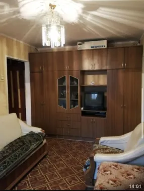 ageuropa.ro vinde ap. 2 cam. etaj 3 în Solidarității.