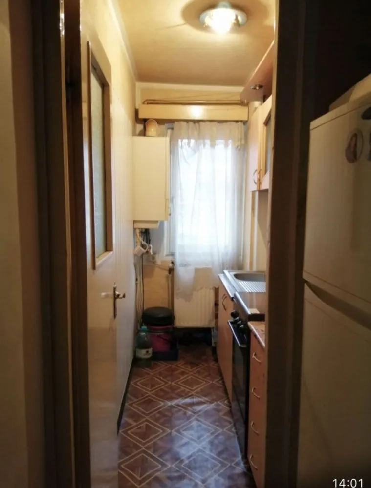 ageuropa.ro vinde ap. 2 cam. etaj 3 în Solidarității.