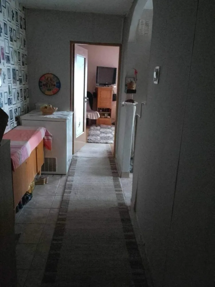 BRASADAS vinde ap 2 cam etaj 4/4 in Micro 17 Satu Mare. - Agentia Imobiliara BRASADAS vinde apartament cu doua camere la etajul 4/4 in Micro 17 cu suprafata utila de 52 mp. Beci, 2 balcoane, unul este închis cu termopan, toate geamurile termopan, centrală nouă. Apartamentul este aproape de piață. Se accepta schimb cu casă la țară in județul Satu Mare. }}