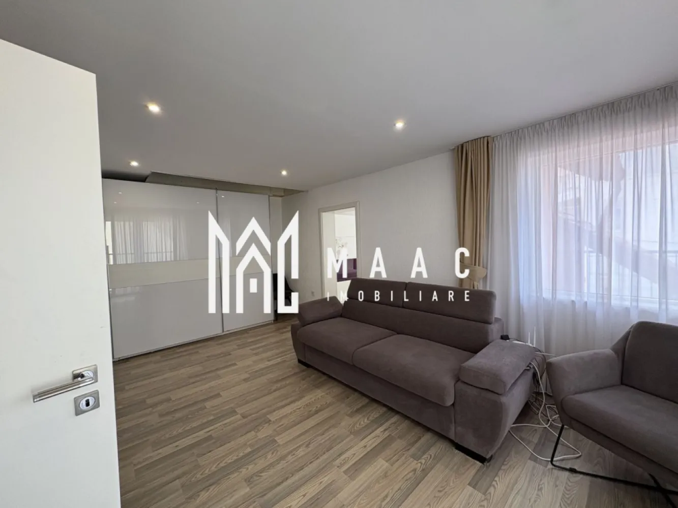 Duplex modern I 4 Camere I Curte proprie I Garaj I Strada Putnei