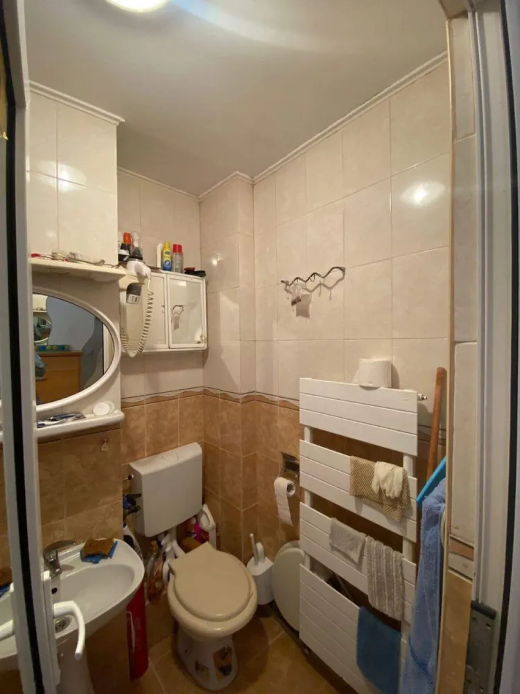 ageuropa.ro vinde ap. 2 cam etaj 2 Micro 14