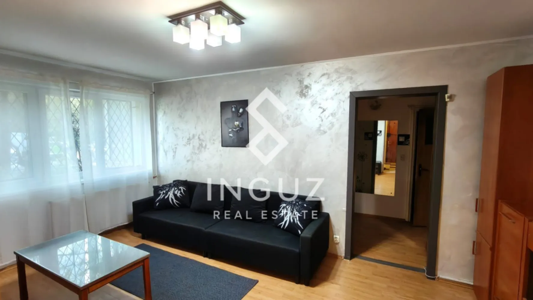 Închiriez apartament 2 camere | Baicului – Sector 2, București - Închiriez apartament 2 camere | Baicului – Sector 2, București Preț: 450 € / lună Garanție: 450 € Disponibil: Imediat Detalii proprietate: Tip: Apartament 2 camere Suprafață utilă: 50 mp Etaj: 4 / 4 An construcție: 1987 Stare: Complet mobilat și utilat, gata de mutare Încălzire: Centralizată Facilități: Balcon Debara Bucătărie separată Localizare: Zona Baicului, Sector 2 Adresă: Str. Liviu Rebreanu nr. 6, Bloc B1 Aproape de Mega Mall, Veranda Mall, magazine și centre comerciale Acces facil la mijloace de transport