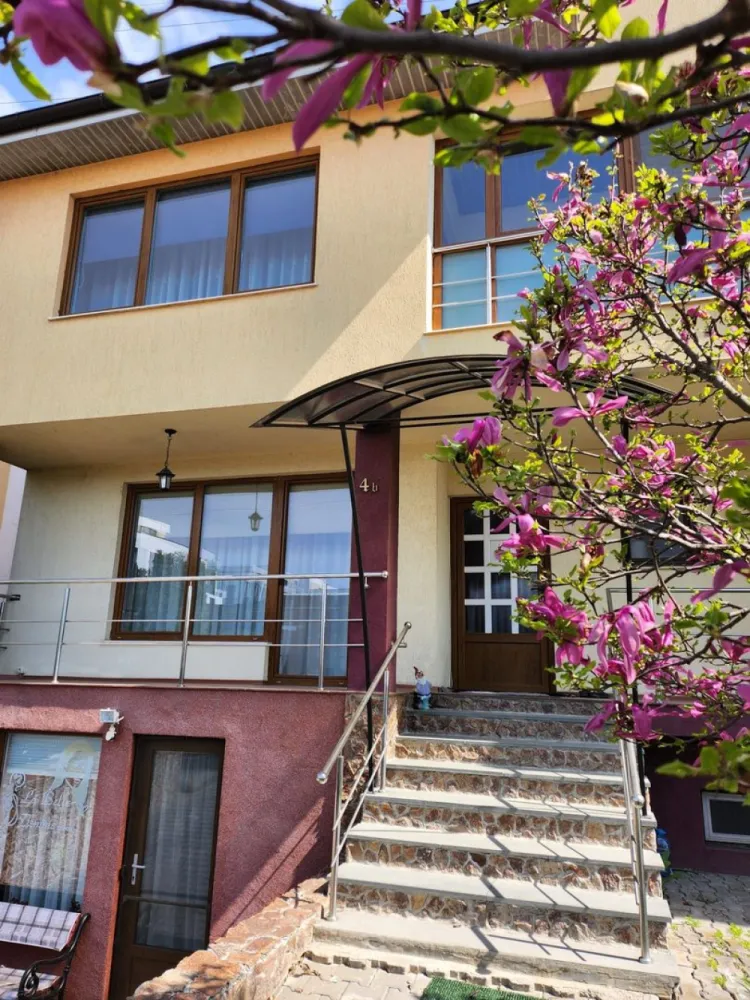 Casa , zona Grigore Pletosul!