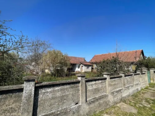 Casă tradițională la sat +teren 1.500 mp. Sat Săbolciu-49000 euro neg