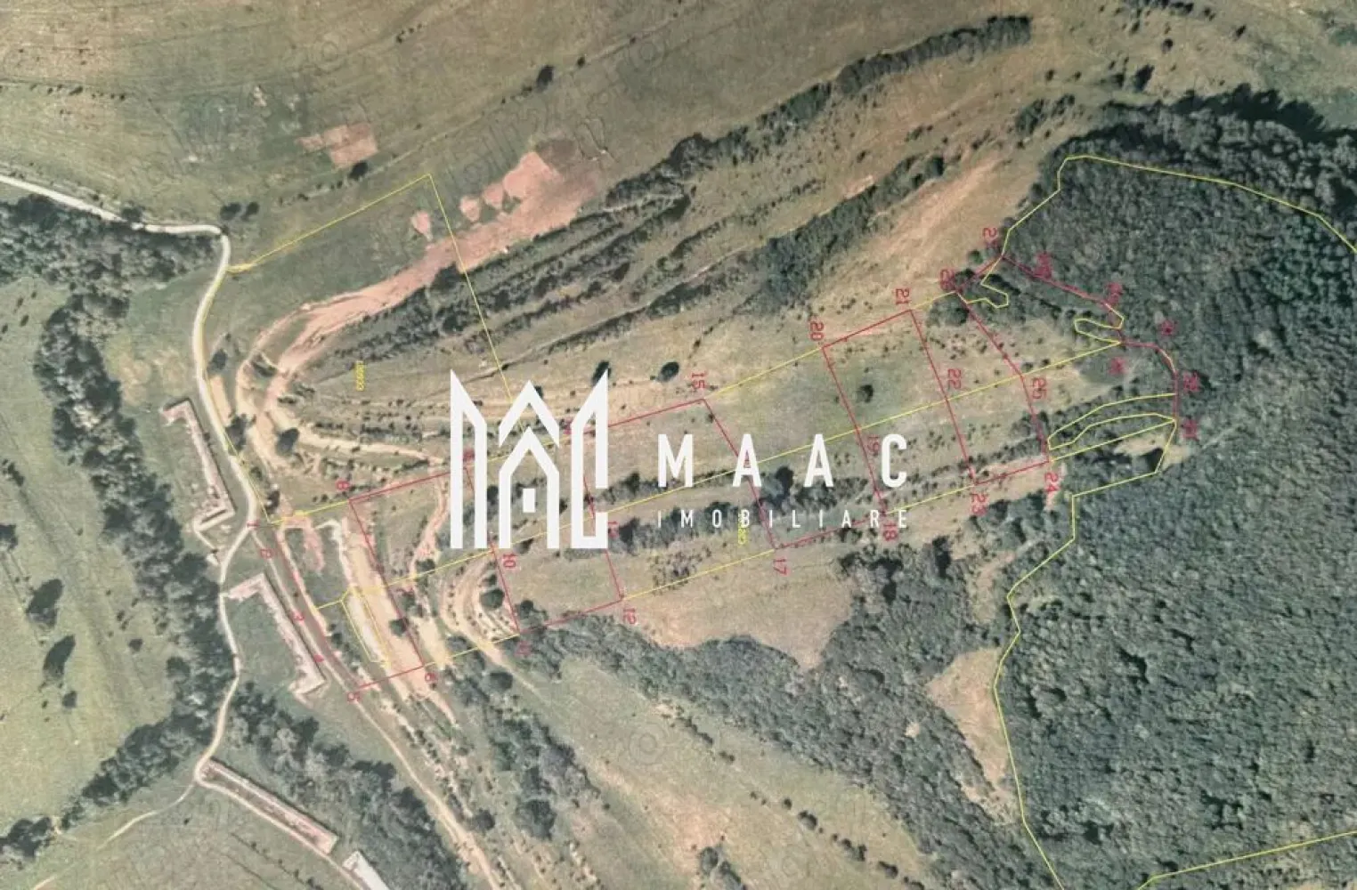 Teren Extravilan I Deschidere 80ml I Zona Gusterita-Sibiu - Se oferă spre vânzare teren extravilan, categoria de folosință pășune, cu o suprafață generoasă de 80.000 mp, situat în zona Cantonului din Gușterița – o zonă cu potențial în creștere. Caracteristici principale: Suprafață: 80.000 mp Deschidere: aproximativ 80 ml la drum pietruit Acces facil – la doar aproximativ 1 km de drumul principal Teren compact, ușor de valorificat Avantaje și potențial: Ideal pentru investiție pe termen mediu și lung Posibilitate de utilizare agricolă sau dezvoltare ulterioară Zonă în dezvoltare, cu perspective de extindere urbană Accesibilitate bună comparativ cu alte terenuri extravilane Localizare: Gușterița – zona Cantonului Locație liniștită, cu acces rapid către oraș O oportunitate pentru investitori care caută suprafețe mari, bine poziționate, cu potențial de creștere în timp. Pentru informati si vizionari: CP2588598 }}