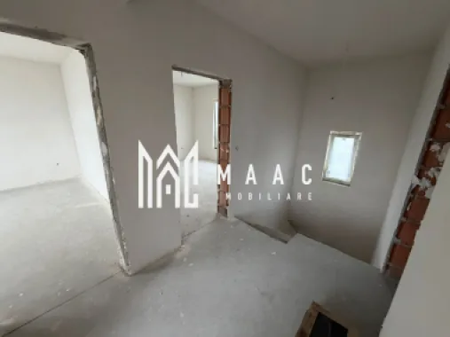 Casă Tip Duplex | 4 Camere | 2 Balcoane | Terasă | Șura Mică