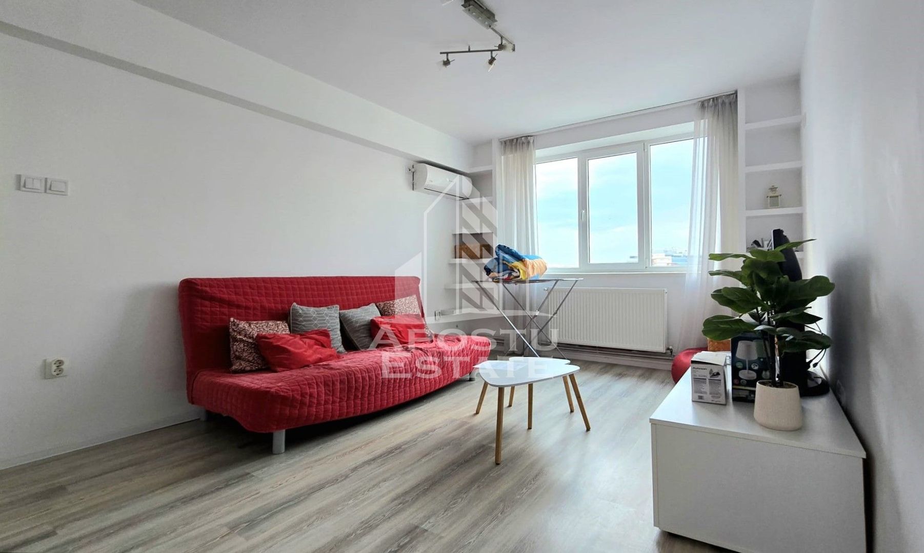 Apartament 3 camere, Central
