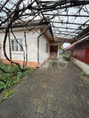 Vand casa in Sancraiu de Mures , situat in Sancraiu de Mures