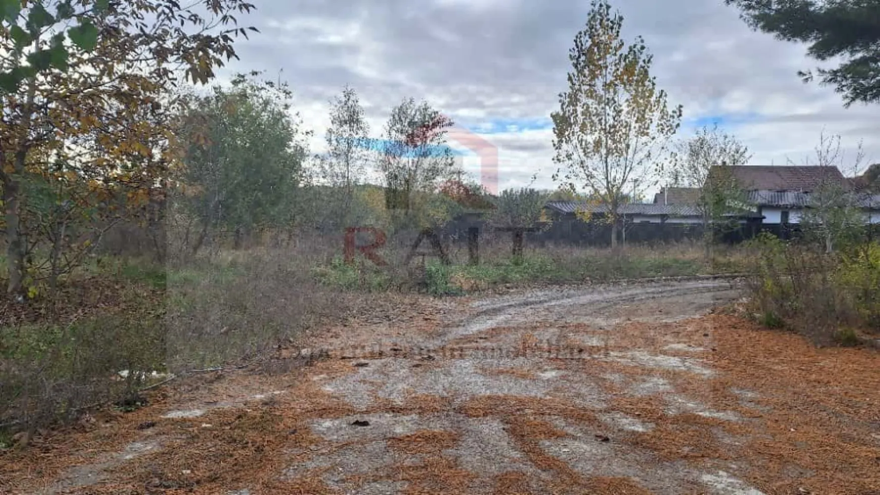 Teren Intravilan Curtea de Arges - ​🌳 OPORTUNITATE UNICĂ ÎN CURTEA DE ARGEȘ! Vă prezentăm un teren de vânzare perfect pentru proiectul dumneavoastră. ​Situat într-o zonă liniștită și cu acces rapid, acest teren de 760 mp este ideal pentru o reședință permanentă sau pentru o investiție. ​Avantaje Cheie: ​Localizare: Aproape de autostradă. ​Utilități: Curent/Apă/Gaz la limită. ​Acces: Drum asfaltat/pietruit. ​Preț: Prețul de listare (Negociabil). ​Nu rata șansa de a deține o bucată de natură în inima Argeșului! ​📞 Sună acum la nr tel 0741 464 950 sau explorează anunțul complet: ​ ​#ImobiliareArges #TerenDeVanzare #CurteaDeArgesImobiliare #Dezvoltare #TerenIntravilan }}