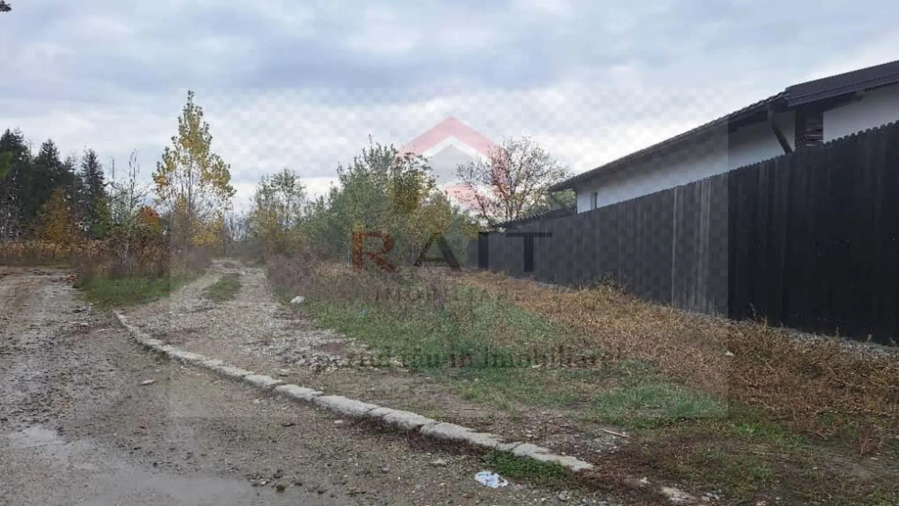 Teren Intravilan Curtea de Arges - ​🌳 OPORTUNITATE UNICĂ ÎN CURTEA DE ARGEȘ! Vă prezentăm un teren de vânzare perfect pentru proiectul dumneavoastră. ​Situat într-o zonă liniștită și cu acces rapid, acest teren de 760 mp este ideal pentru o reședință permanentă sau pentru o investiție. ​Avantaje Cheie: ​Localizare: Aproape de autostradă. ​Utilități: Curent/Apă/Gaz la limită. ​Acces: Drum asfaltat/pietruit. ​Preț: Prețul de listare (Negociabil). ​Nu rata șansa de a deține o bucată de natură în inima Argeșului! ​📞 Sună acum la nr tel 0741 464 950 sau explorează anunțul complet: ​ ​#ImobiliareArges #TerenDeVanzare #CurteaDeArgesImobiliare #Dezvoltare #TerenIntravilan }}