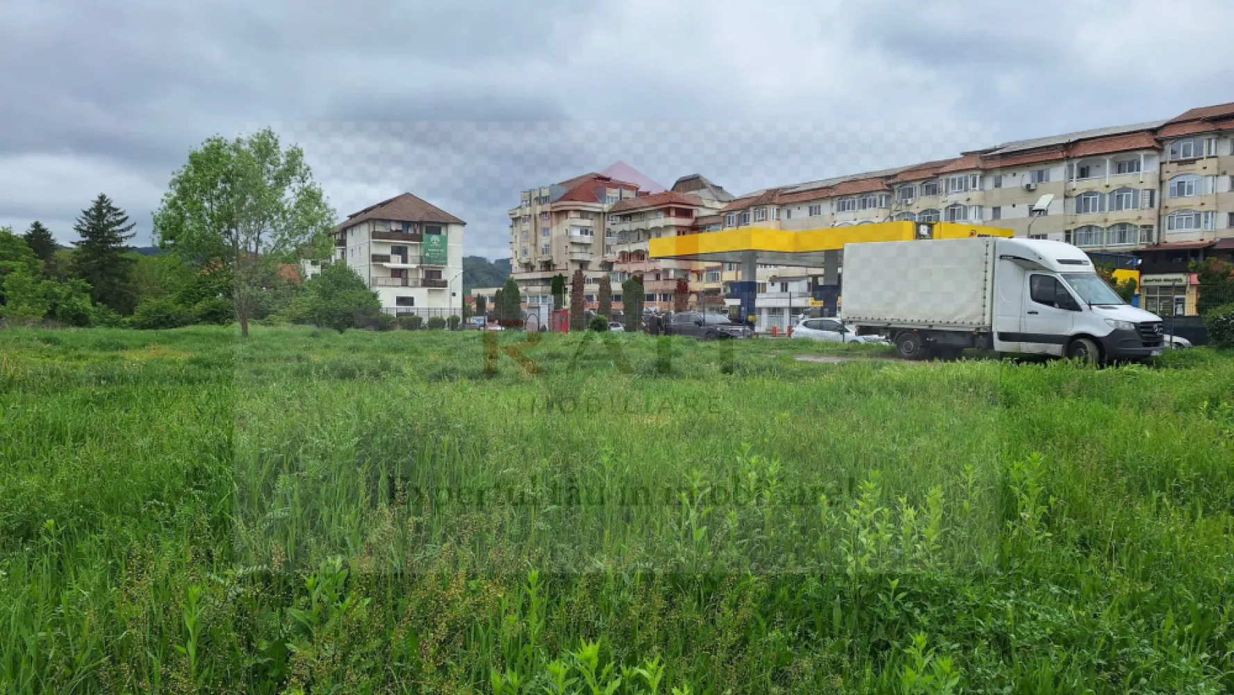 Teren intravilan Curtea de Arges - "Mișcări inteligente. Soluții fără efort." Rait Imobiliare va ofera spre vanzare un teren intravilan situat in centru orasului pentru construirea unui imobil de locuinte cu functiuni mixte D+P+3+M. „Construiește-ți visul în inima orașului cu Imobiliare Rait” Locație excelentă: Situat în inima orașului, acest teren oferă confort și accesibilitate. Potențial de investiție: Ideal pentru proiecte rezidențiale sau de dezvoltare cu utilizare mixtă, vânzarea terenului prin prezentarea potențialului și valorii acestuia. }}