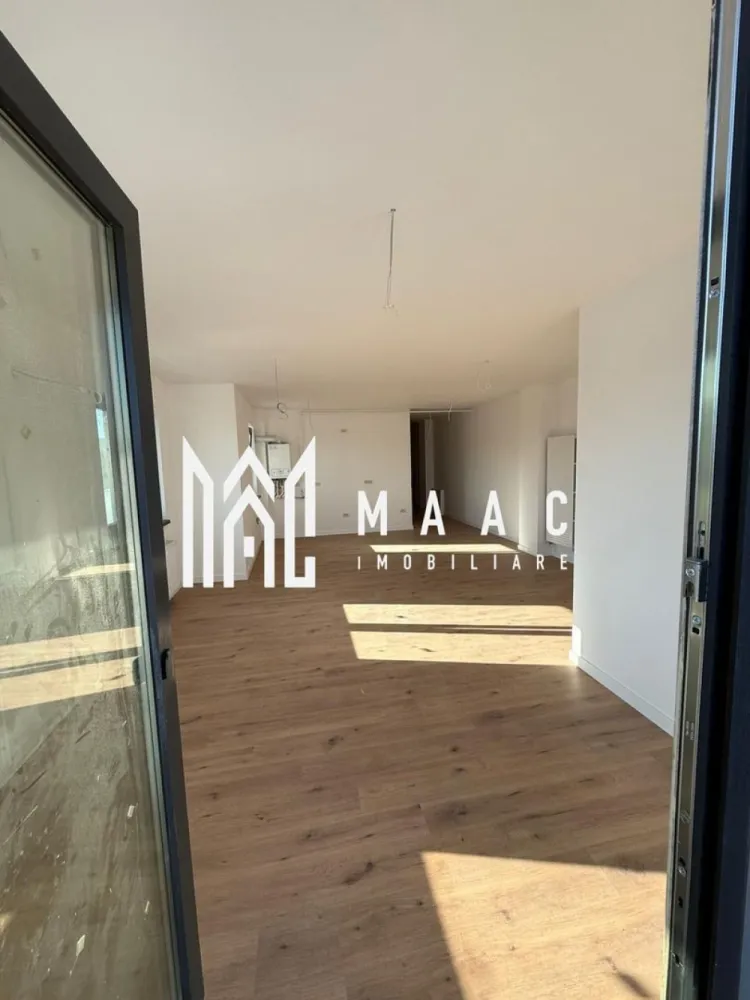 Apartament | Penthouse | 3 camere | Central - PENTHOUSE EXCLUSIV – 3 CAMERE, TERASĂ PANORAMICĂ, ZONA CENTRALĂ – MAAC IMOBILIARE MAAC Imobiliare vă propune spre vânzare un apartament tip penthouse elegant și modern, situat în zona centrală a orașului, care îmbină perfect confortul, rafinamentul și priveliștea spectaculoasă. Caracteristici principale: * Living generos cu bucătărie open-space, modern amenajat, cu ieșire directă pe terasa panoramică * 2 dormitoare luminoase, fiecare având acces propriu către terasă * 2 băi complet utilate, cu finisaje moderne * Terasă impresionantă, ideală pentru relaxare, seri în aer liber sau momente petrecute alături de familie și prieteni * Loc de parcare subteran inclus în preț * Finisaje premium, atenție la detalii și materiale de calitate superioară * Se predă la cheie, exact ca în fotografii Avantaje și locație: * Poziționare excelentă, în zona centrală * În apropiere de Baza sportivă și Parcul Zavoi * Acces facil către magazine, restaurante, școli și mijloace de transport Alte detalii: Se acceptă schimburi cu apartament de 2 camere sau teren, plus diferență din partea cumpărătorului. Contact MAAC Imobiliare pentru detalii suplimentare sau pentru a programa o vizionare! Acest penthouse reprezintă alegerea ideală pentru cei care caută lux, confort și o priveliște de neuitat asupra orașului. id: CP2798771 - SP }}