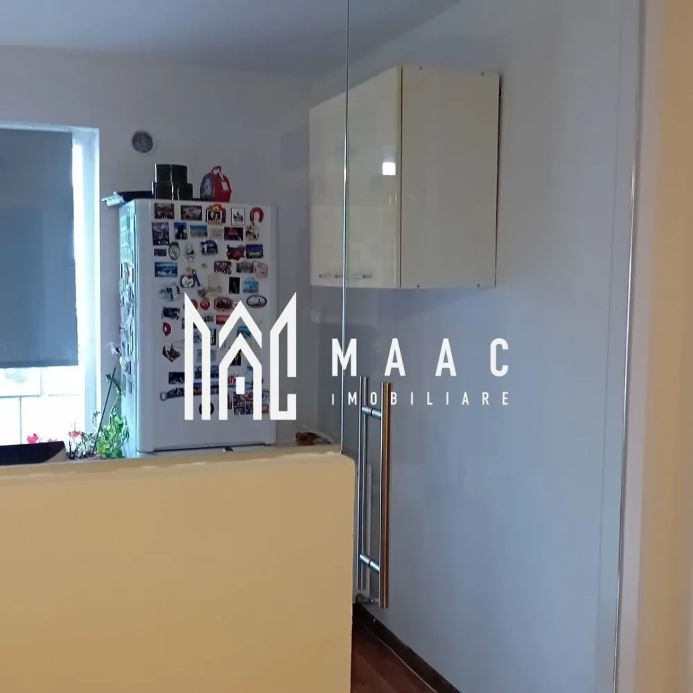 Apartament 2 camere I Magnolia I Parter I Mobilat I Parcare Inclusă - MAAC Imobiliare vă propune spre vânzare un apartament cu 2 camere, ideal atât pentru locuit, cât și pentru investiție. Locuința este amplasată la parterul unui imobil cu regim de înălțime P+4, dotat cu lift, într-o zonă liniștită și bine dezvoltată – cartierul Magnolia. Compartimentare: Living spațios Dormitor Bucătărie Baie Balcon Apartamentul se vinde complet mobilat și utilat, fiind pregătit pentru mutare imediată. Dotări și beneficii: Loc de parcare inclus Ușă metalică la intrare Ferestre tip termopan Contorizare individuală (apometru, contor electric și de gaz) Imobil intabulat Această proprietate reprezintă o alegere excelentă pentru cei care caută confort, accesibilitate și o zonă în plină dezvoltare. Pentru mai multe informații și programarea unei vizionări, vă rugăm să specificați ID: CP3043665. }}