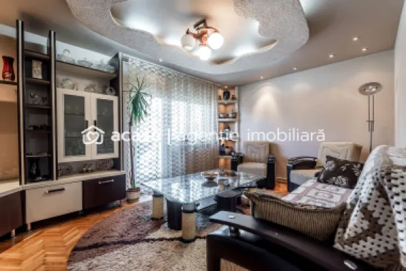 Apartament 3 camere Micalaca 300. Vedere superbă spre Mureș