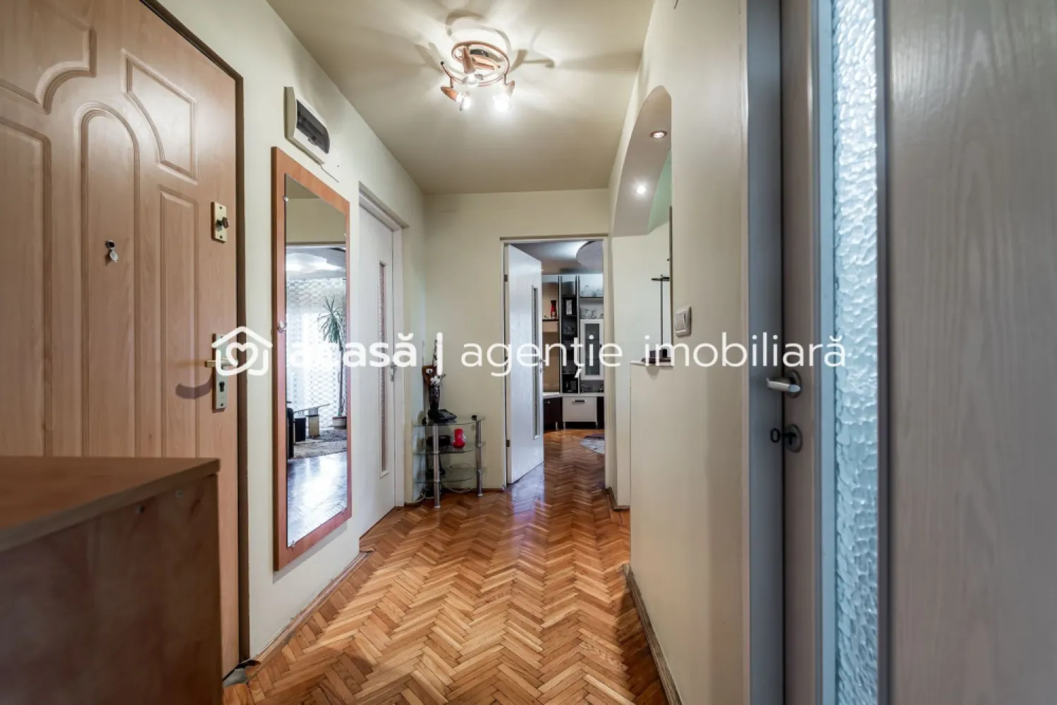 Apartament 3 camere Micalaca 300. Vedere superbă spre Mureș