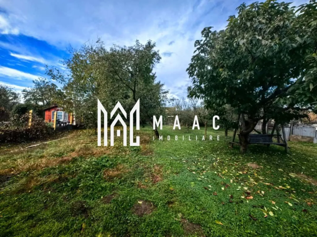 Casa individuala 3 camereI Teren 860 mp I Cristian - MAAC IMOBILIARE supune atentiei dumneavoastra o casa individuala din Cristian, bine pozitionata, aflata intr-un stadiu de "gri" -deci nefinalizata- dar avand un potential de exploatare remarcabil. Proprietatea, situata pe un teren de 860mp, cuprinde: -casa - in planul de la strada, cu regim de inaltime S+P+M; -curte - cu acces auto (pot fi parcate minim 5 masini); fantana; spatiu pentru bbq; -sura - pentru care exista un proiect, aprobat, de transformare in pensiune; (acum are 2 incaperi folosite ca atelier, respectiv magazie) -gradina - spatiu liber, verde-in planul din spate. Locuinta e structurata astfel: Pivnita - 2 incaperi mari, decomandate, hol, casa scarii Parter - camera de zi, hol, bucatarie cu loc de luat masa, baie de serviciu, camara, casa scarii. In exterior-cuptor de paine refacut, veranda la intrare. Mansarda - 2 dormitoare, baie, hol, casa scarii. Casa, construita in anii "50, din caramida, a fost supusa unui amplu plan de renovare. S-au facut lucrari de subzidire, s-au montat instalatii noi pentru curent, gaz, apa si canalizare. Instalatie de aspirare centralizata. Pivnita- 2 incaperi (una din ele fiind proiectata ca birou, cealalta avand instalatii sanitare, canalizare, electrice pregatite pentru bucatarie, spatiu destinat centralei termice, boiler pentru apa calda/ panouri de incalzire); exista aerisire naturala, incapere tehnica; trebuie mentionata placa de beton a pivnitei (podeaua) care este suspendata pentru aerisire naturala; exista si un rezervor pentru pentru apa pluviala cu pompa submersibila pentru situatiile nedorite in care ar putea sa apara inundatiile. Parterul-izolația interioară va fi realizată cu vată bazaltică, acoperită cu plăci de rigips, asigurând o bună eficiență termică. La mansardă, pereții au fost reconsolidați prin adăugarea unui nou strat de cărămidă aparentă, iar între cele două rânduri de zidărie a fost integrată izolația din vată bazaltică, contribuind la o protecție termică superioară. Protectie fonica intre etaje Acoperisul de tigla are 2 straturi de izolatie (vata bazaltica + polistiren), ventilatie naturala, tigla noua, capriori consolidati. Au fost refacute si consolidate centurile casei. Pentru toti pasii renovarii exista filme si fotografii care sa ateste modul in care s-a lucrat. Toate materialele sunt de calitate premium, aduse din afara tarii. Pentru terminarea lucrarilor de finisare, o parte din materialele necesare sunt asigurate de actualul proprietar. O casa cu poveste, renovata cu pasiune in speranta ca va implini visul proprietarului de a locui intr-un spatiu unde traditia intalneste confortul si eleganta. Va asteapta! S-o achizitionati si s-o personalizati dupa gustul dumneavoastra! Pentru mai multe detalii precizati telefonic ca ati vazut anuntul cu ID:CP2798233 }}