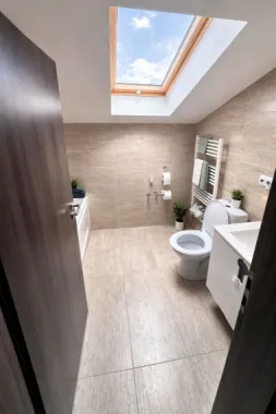 Apartament etaj 3 , zona centrala