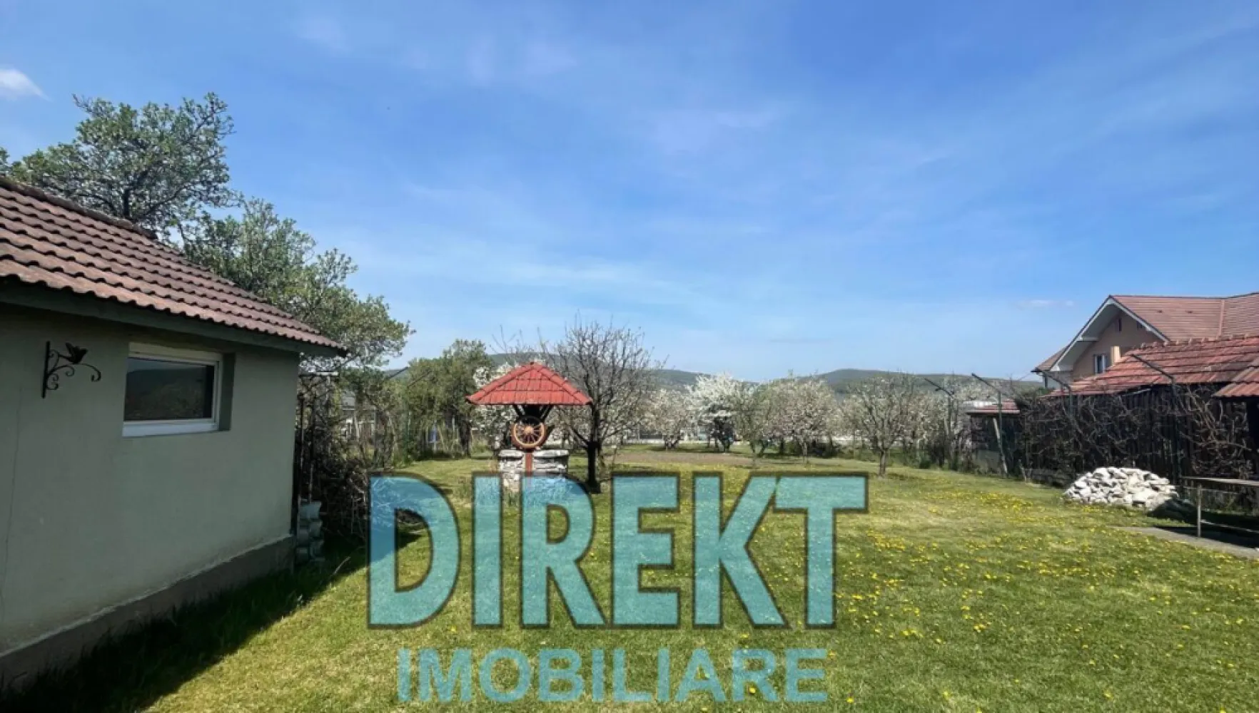 Casa individuala , zona Valea Ghinzii, si 2100 mp teren aferent - Descopera un colt de liniste si frumusete naturala, perfect pentru a deveni “acasa” Agentia Direkt Imobiliare va propune spre vanzare casa individuala, situata in localitatea Bistrita, str. Valea Ghinzii. Imobilul este construit in anul 2000 si renovat in anul 2010, in regim de inaltime D+P+E+M. Suprafata construita a casei este de 340 mp, respectiv 282 mp suprafata utila, fiind compartimentata astfelꓽ la demisolꓽ hol, camera centralei si 4 incaperi pentru depozitarea organizata a lucrurilorꓼ la parterꓽ hol, living, birou, baie, bucatarie inchisa cu iesire pe terasa, camara alimente, spatiu depozitareꓼ la etajꓽ hol, baie, 3 dormitoare, dintre care unul cu baie proprie, balcon inchis, terasaꓼ mansardaꓽ loc depozitare. Casa este izolata, dispune de geamuri termopan, incalzirea fiind asigurata de centrala termica pe gaz + semineu pe lemne, garaj in suprafata de 20 mp, fantana, acces securizat, poarta electrica. Proprietatea se bucura de o curte generoasa, atent intretinuta, cu alei pavate, gazon, diverse flori, tuia si o livada cu pomi fructiferi, totul in suprafata de 2.100 mp, perfecte pentru momente de relaxare in aer liber. Aceasta este alegerea ideala pentru cei care isi doresc confort, liniste si o conexiune autentica cu natura, fara a renunta la accesibilitate. Casa se vinde utilata si mobilata! }}