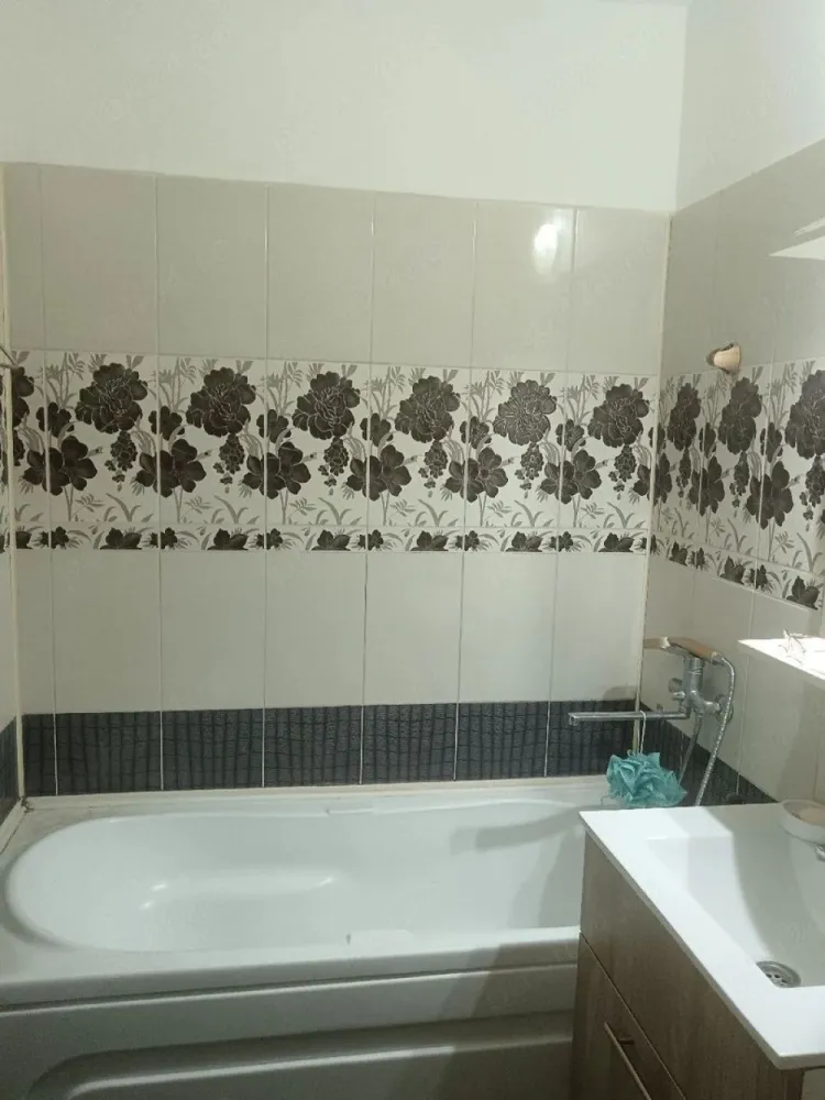 De inchiriat aparatament cu 2 camere, ultracentral , 400 euro