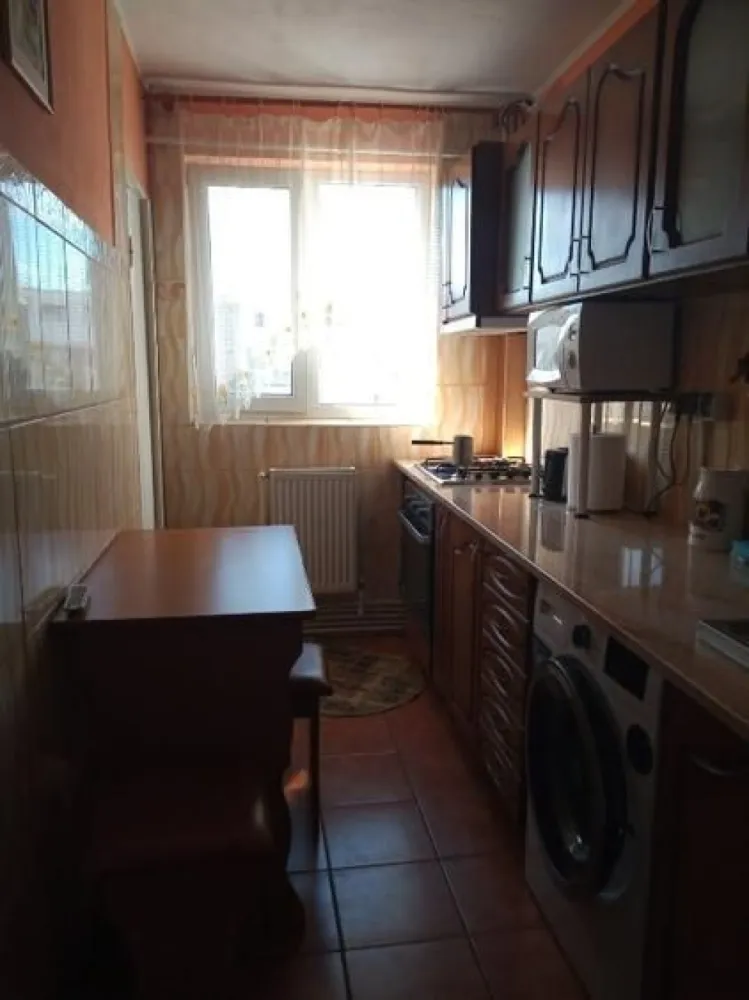 De inchiriat apartament 2 camere Micro 20 , 300 euro