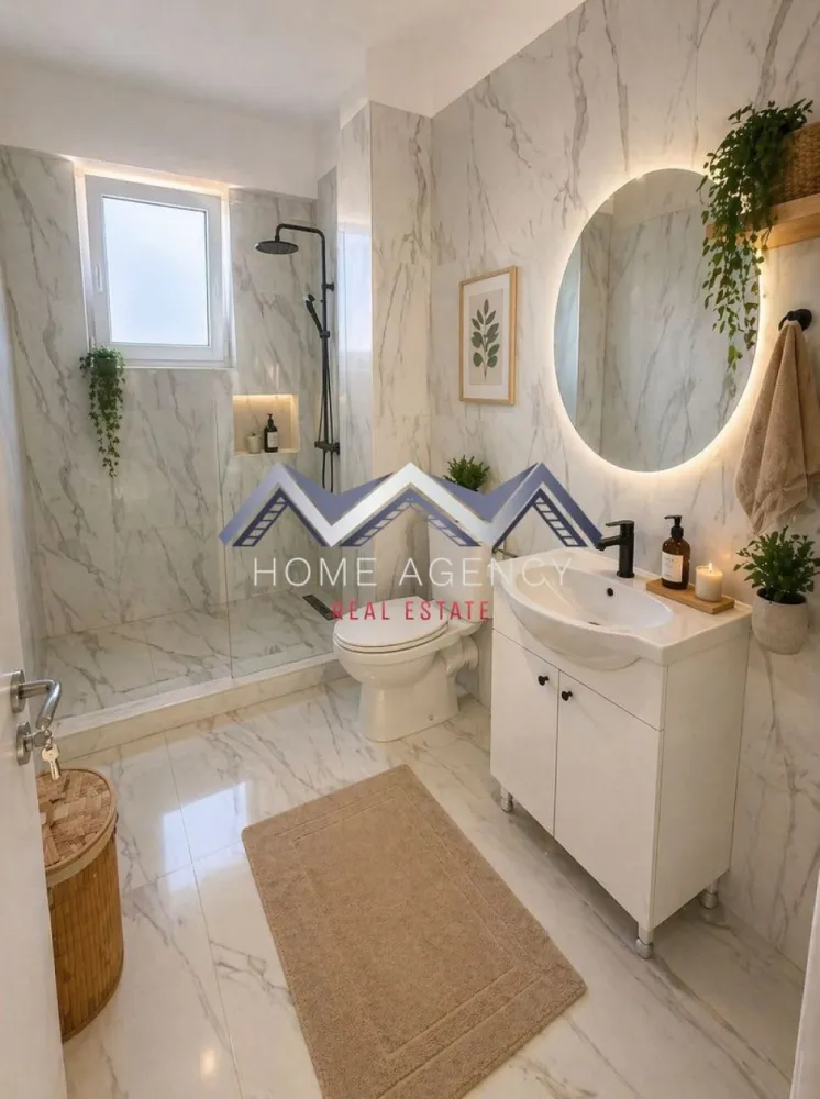 Apartament 2 camere Otopeni | include parcare | ultimul disponibil - Descoperă locuința care îți oferă libertatea de a o personaliza exact așa cum îți dorești. Acest apartament modern reprezintă alegerea ideală atât pentru cei care își caută o locuință confortabilă, cât și pentru investitorii care își doresc o proprietate cu potențial. Locuința este situată la parter (înalt), într-un bloc nou cu regim de înălțime P+3r, parte dintr-un ansamblu rezidențial modern, cu acces controlat și zone verzi amenajate pentru relaxare. Preț: 82.600 euro + TVA Prețul afișat este final, include TVA și un loc de parcare | comision 0 Apartamentul are o suprafață utilă de 41,90 mp, la care se adaugă un balcon de 4,70 mp, oferind un spațiu bine compartimentat și funcțional. Orientarea Sud-Est asigură lumină naturală din abundență pe parcursul zilei, contribuind la un ambient plăcut și aerisit. Fiind nemobilat, apartamentul îți oferă posibilitatea de a-l amenaja complet după propriul stil și preferințe. Este o opțiune excelentă atât pentru locuit, cât și pentru investiție, permițând optimizarea amenajării și a bugetului în funcție de nevoile tale. Localizarea este un alt punct forte, cu acces rapid către DN1, Centura Capitalei, Aeroport și zona Pipera. În apropiere se găsesc magazine, restaurante și stații de transport în comun, ceea ce face ca deplasarea și accesul la facilități să fie rapide și convenabile. Pozele sunt reale, apartamentul se vinde nemobilat, iar randările reprezintă sugestii de amenajare interioară. 📞 Sună acum și programează o vizionare!