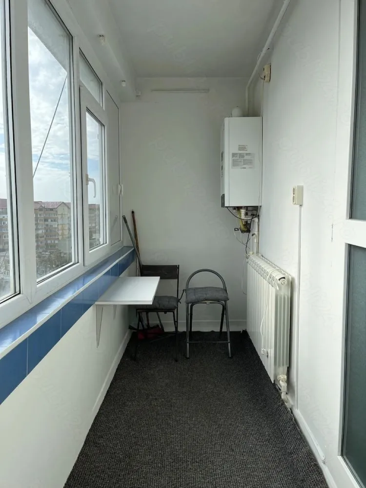 De inchiriat apartament cu o cameră pe faleza 1300 lei - Oferim spre închiriere apartament cu o cameră, situat pe faleză superioară, vis-a-vis de Parcul Viva și magazinul Penny. Locația este una excelentă, cu acces rapid la zone de relaxare, magazine și mijloace de transport. Apartamentul este complet mobilat și utilat, beneficiind de dotări moderne: centrală proprie, aer condiționat, TV LED nou (139 cm), frigider nou, plită și hotă noi, mobilier nou și mașină de spălat nouă. Locuința este ideală pentru o persoană sau un cuplu, oferind confort și funcționalitate într-o zonă foarte bună. Chiria este de 1300 lei/luna. La incheierea contractului de inchiriere chiriasul va achita o chirie de 1300 lei, o garantie de 1300 lei si comisionul agentiei imobiliare. Pentru mai multe informații sau pentru programarea unei vizionări, vă rugăm să ne contactați 0746.252.252 Liliana Ene. }}