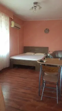 De inchiriat apartament cu o cameră pe faleza 1300 lei